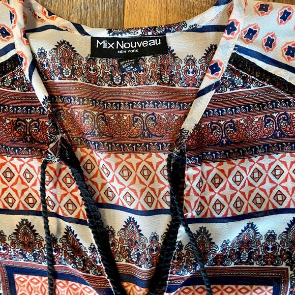MIX NOUVEAU New York Boho Blouse with Tassels - Picture 4 of 7